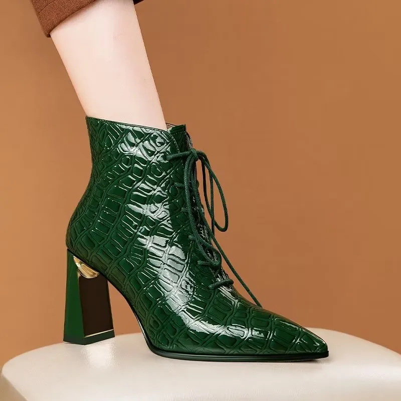 Serpatura Elegant Workspace Boots