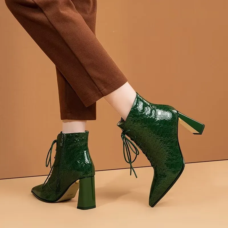 Serpatura Elegant Workspace Boots