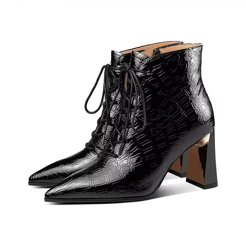Serpatura Elegant Workspace Boots